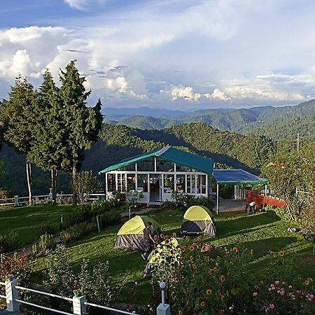 Chirping Orchard, Mukteshwar Panzió Kültér fotó