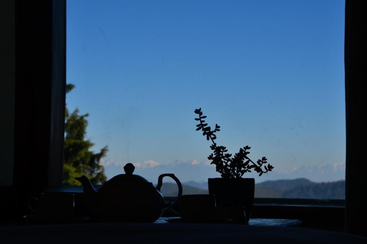 Chirping Orchard, Mukteshwar Panzió Kültér fotó