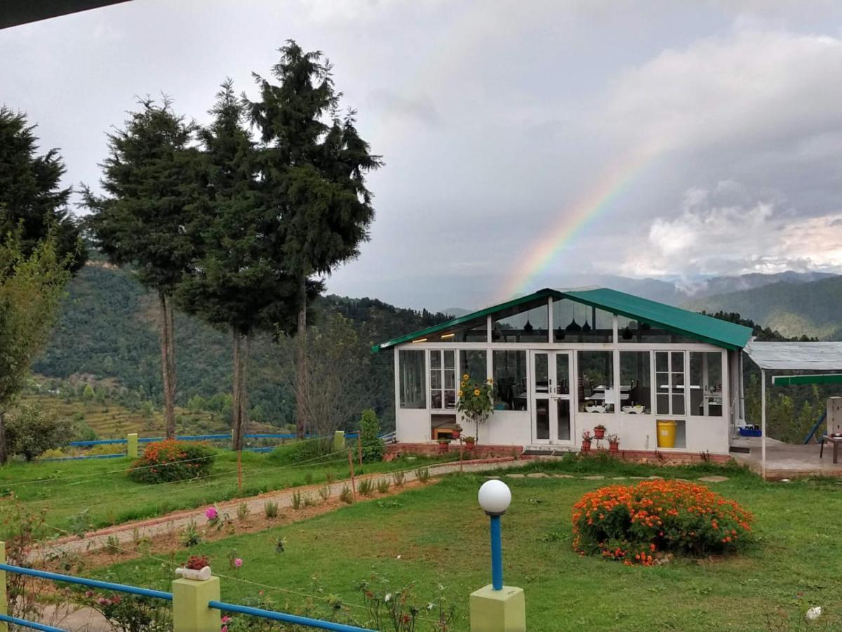 Chirping Orchard, Mukteshwar Panzió Kültér fotó