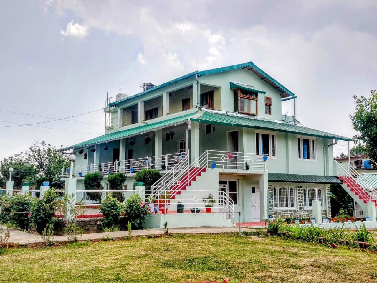 Chirping Orchard, Mukteshwar Panzió Kültér fotó