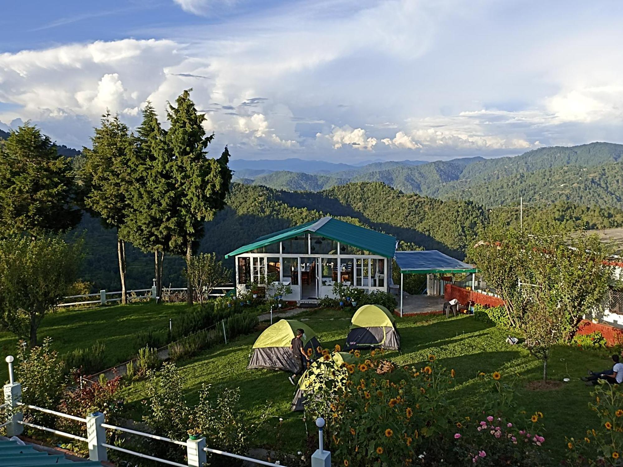 Chirping Orchard, Mukteshwar Panzió Kültér fotó