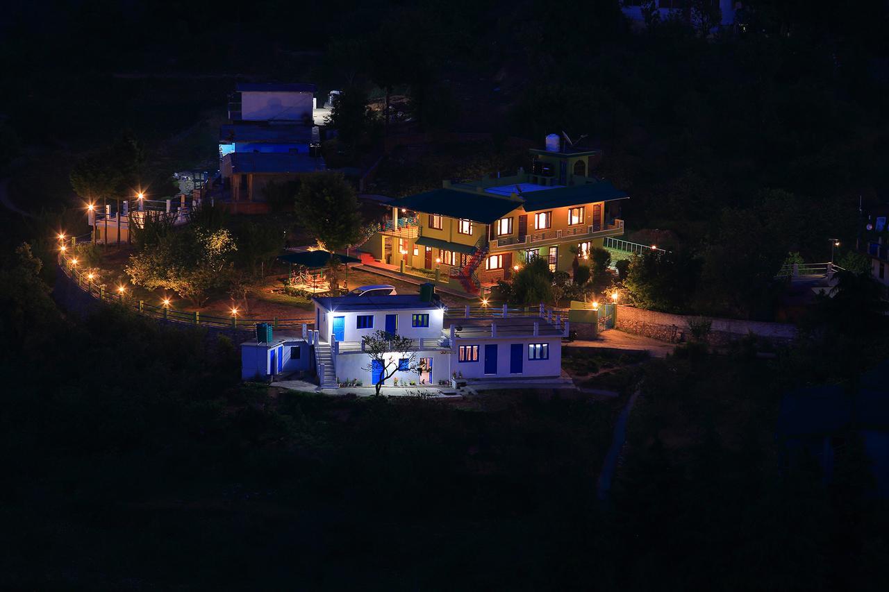 Chirping Orchard, Mukteshwar Panzió Kültér fotó