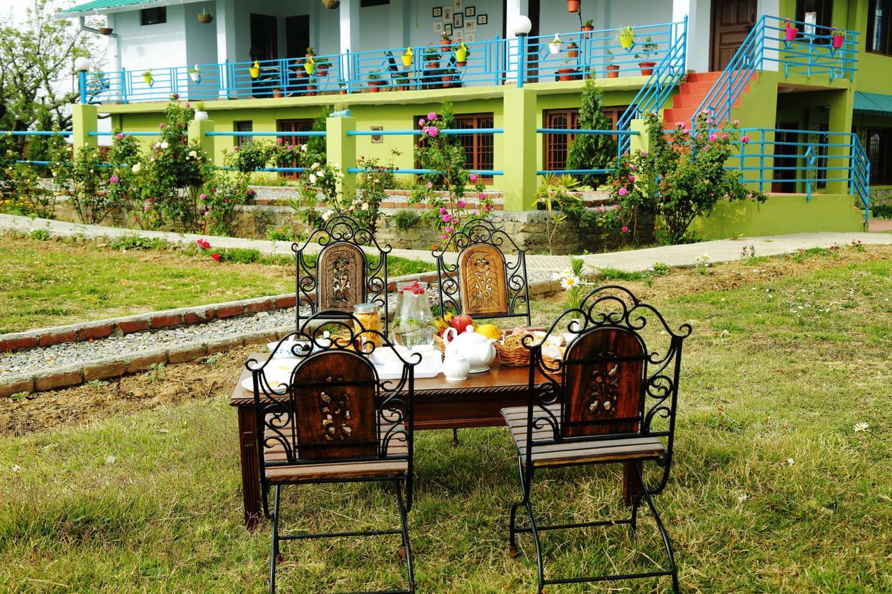 Chirping Orchard, Mukteshwar Panzió Kültér fotó